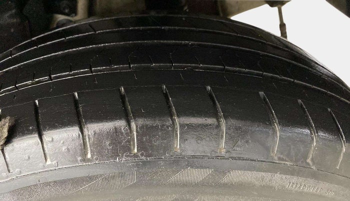 2020 Hyundai VENUE S 1.2, Petrol, Manual, 45,377 km, Left Rear Tyre Tread