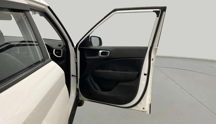 2020 Hyundai VENUE S 1.2, Petrol, Manual, 45,377 km, RHS Front Door