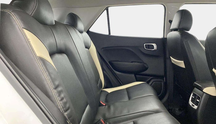 2020 Hyundai VENUE S 1.2, Petrol, Manual, 45,377 km, Right Side Rear Door Cabin