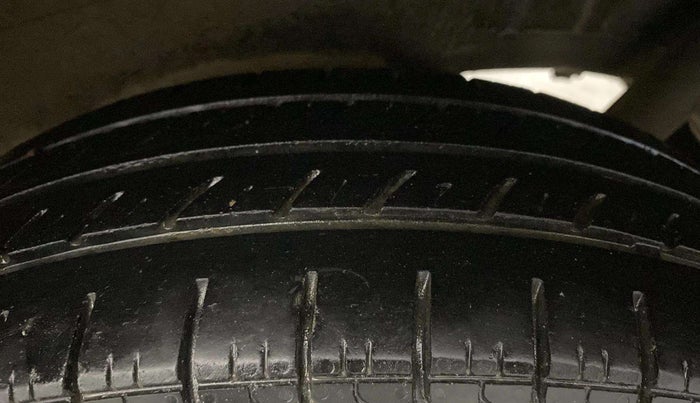 2014 Maruti Wagon R 1.0 LXI, Petrol, Manual, 61,319 km, Left Rear Tyre Tread