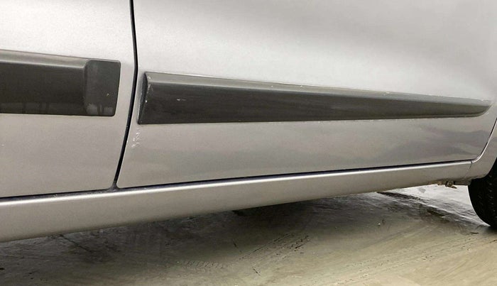2014 Maruti Wagon R 1.0 LXI, Petrol, Manual, 61,319 km, Right running board - Slightly dented
