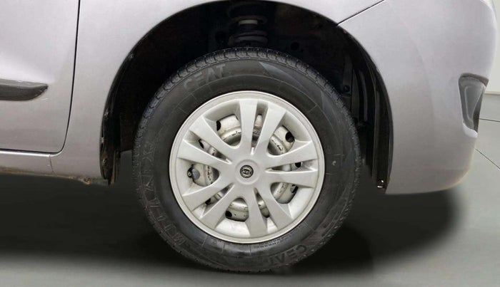 2014 Maruti Wagon R 1.0 LXI, Petrol, Manual, 61,319 km, Right Front Wheel