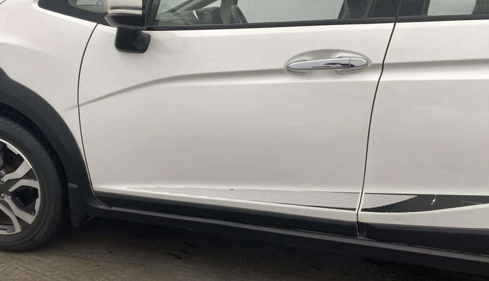 2019 Honda WR-V 1.2L I-VTEC VX MT, Petrol, Manual, 27,400 km, Front passenger door - Graphic sticker