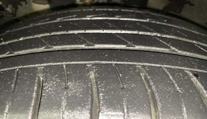 2021 KIA SELTOS HTX PLUS AT1.5 DIESEL, Diesel, Automatic, 31,876 km, Left Front Tyre Tread