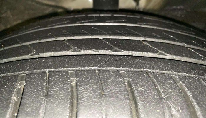 2021 KIA SELTOS HTX PLUS AT1.5 DIESEL, Diesel, Automatic, 31,876 km, Right Front Tyre Tread