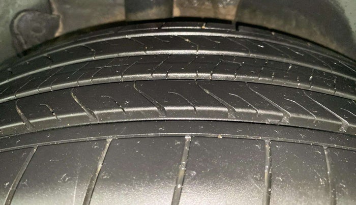 2021 KIA SELTOS HTX PLUS AT1.5 DIESEL, Diesel, Automatic, 31,876 km, Right Rear Tyre Tread