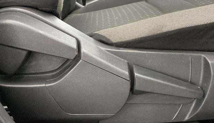 2024 Nissan MAGNITE Kuro Edition 1.0  MT , Petrol, Manual, 20,428 km, Driver Side Adjustment Panel
