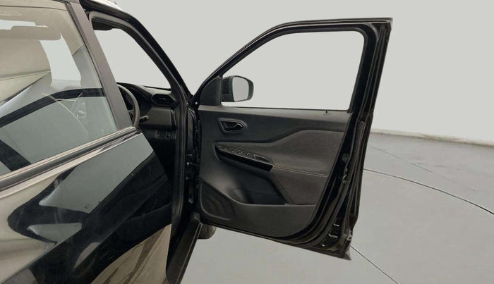 2024 Nissan MAGNITE Kuro Edition 1.0  MT , Petrol, Manual, 20,428 km, RHS Front Door