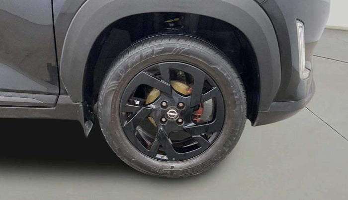 2024 Nissan MAGNITE Kuro Edition 1.0  MT , Petrol, Manual, 20,428 km, Right Front Wheel