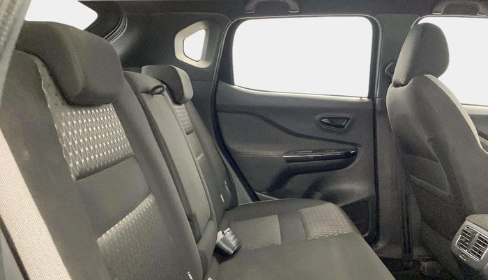 2024 Nissan MAGNITE Kuro Edition 1.0  MT , Petrol, Manual, 20,428 km, Right Side Rear Door Cabin