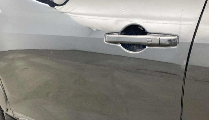 2024 Nissan MAGNITE Kuro Edition 1.0  MT , Petrol, Manual, 20,428 km, Front passenger door - Minor scratches