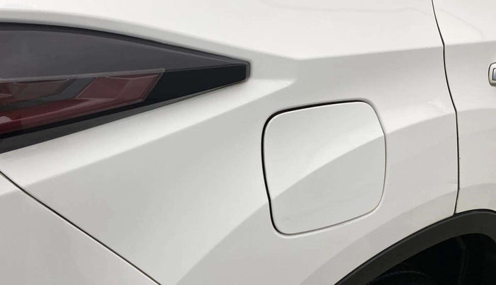 2021 Tata Harrier XZA PLUS 2.0L DUAL TONE, Diesel, Automatic, 44,023 km, Right quarter panel - Minor scratches