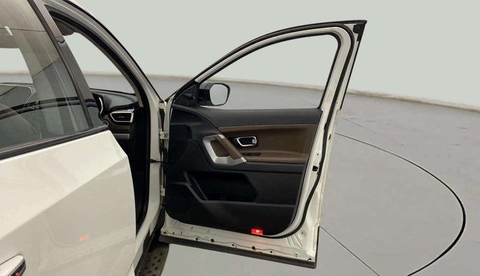 2021 Tata Harrier XZA PLUS 2.0L DUAL TONE, Diesel, Automatic, 44,023 km, RHS Front Door