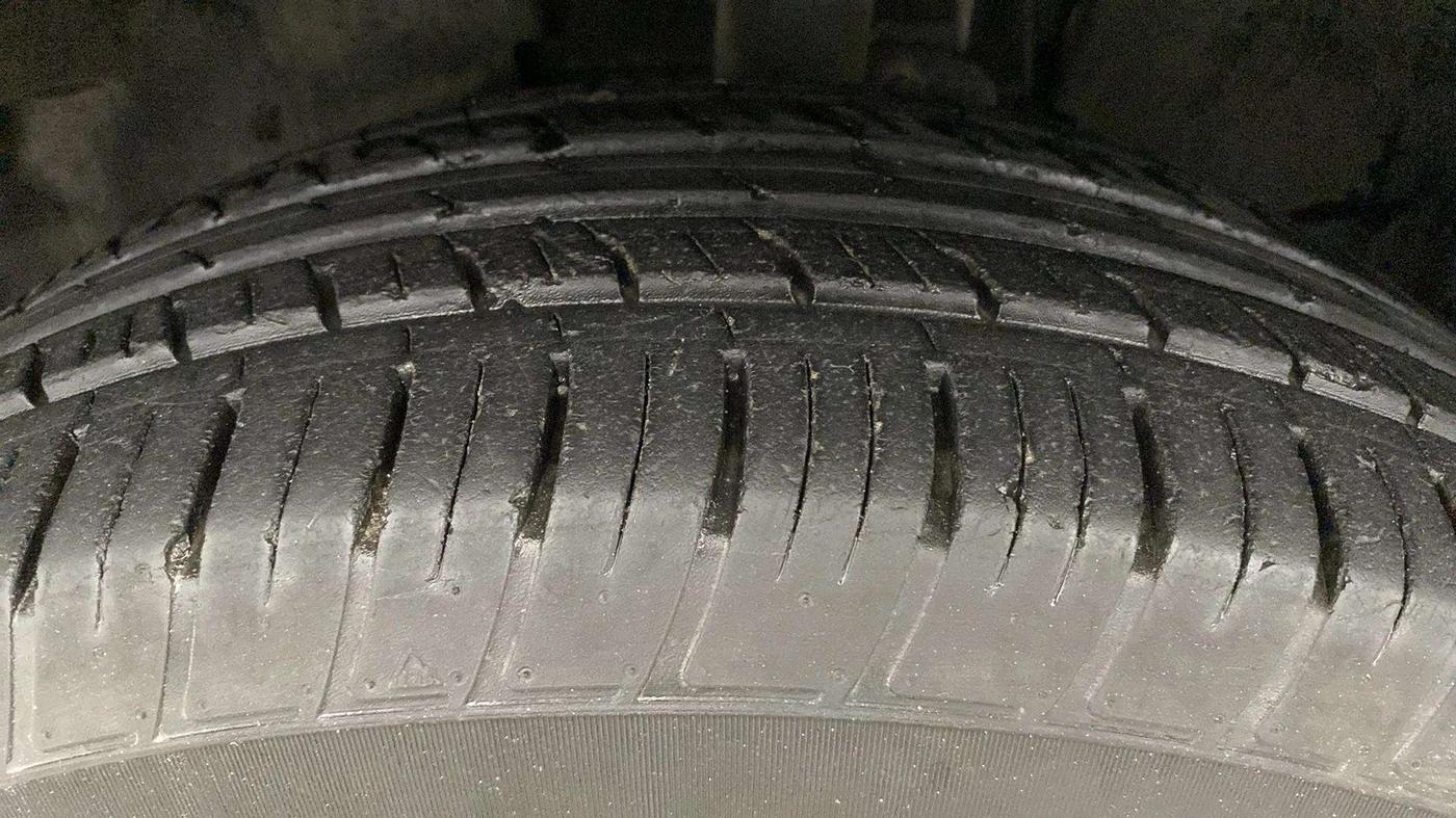 2021 Tata Harrier XZA PLUS 2.0L DUAL TONE, Diesel, Automatic, 44,378 km, Left Front Tyre Tread