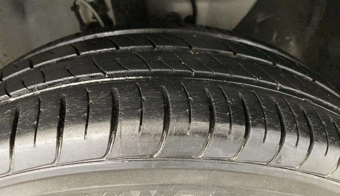 2018 Hyundai Elite i20 MAGNA EXECUTIVE CVT, Petrol, Automatic, 12,704 km, Right Front Tyre Tread