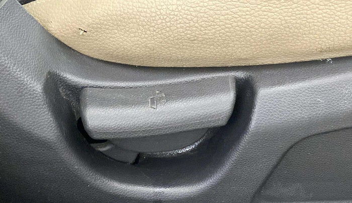 2018 Hyundai Elite i20 MAGNA EXECUTIVE CVT, Petrol, Automatic, 12,704 km, Driver Side Adjustment Panel