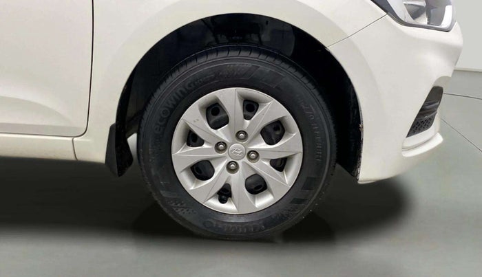 2018 Hyundai Elite i20 MAGNA EXECUTIVE CVT, Petrol, Automatic, 12,704 km, Right Front Wheel