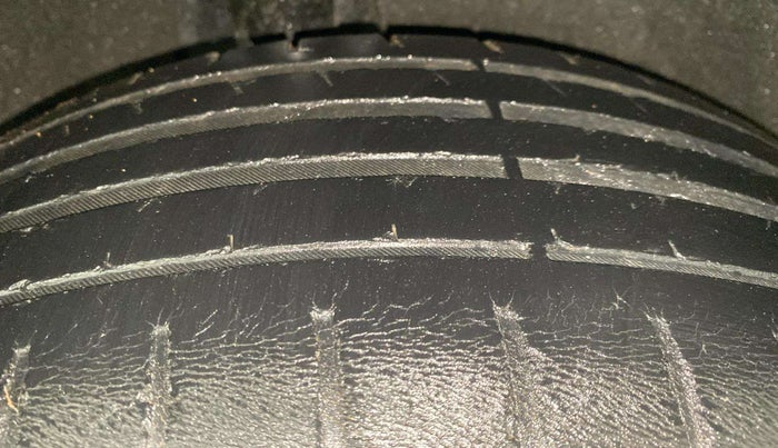 2016 Maruti Baleno ZETA PETROL 1.2, Petrol, Manual, 47,512 km, Right Rear Tyre Tread
