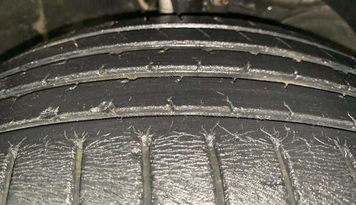 2016 Maruti Baleno ZETA PETROL 1.2, Petrol, Manual, 47,512 km, Right Front Tyre Tread