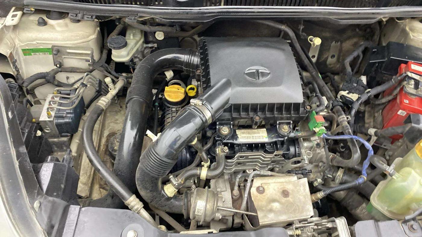 2019 Tata NEXON XMA PETROL, Petrol, Automatic, 94,711 km, Engine View - Right