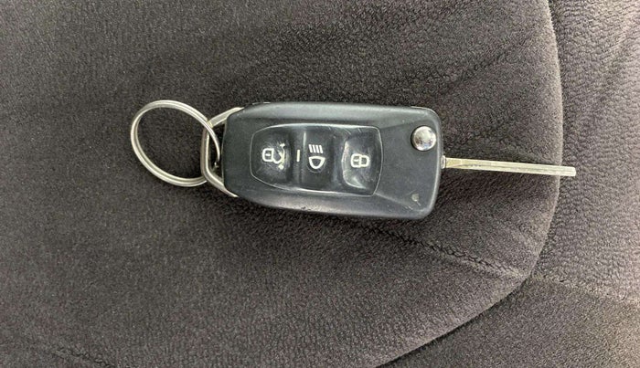 2019 Tata NEXON XMA PETROL, Petrol, Automatic, 94,565 km, Key Close Up
