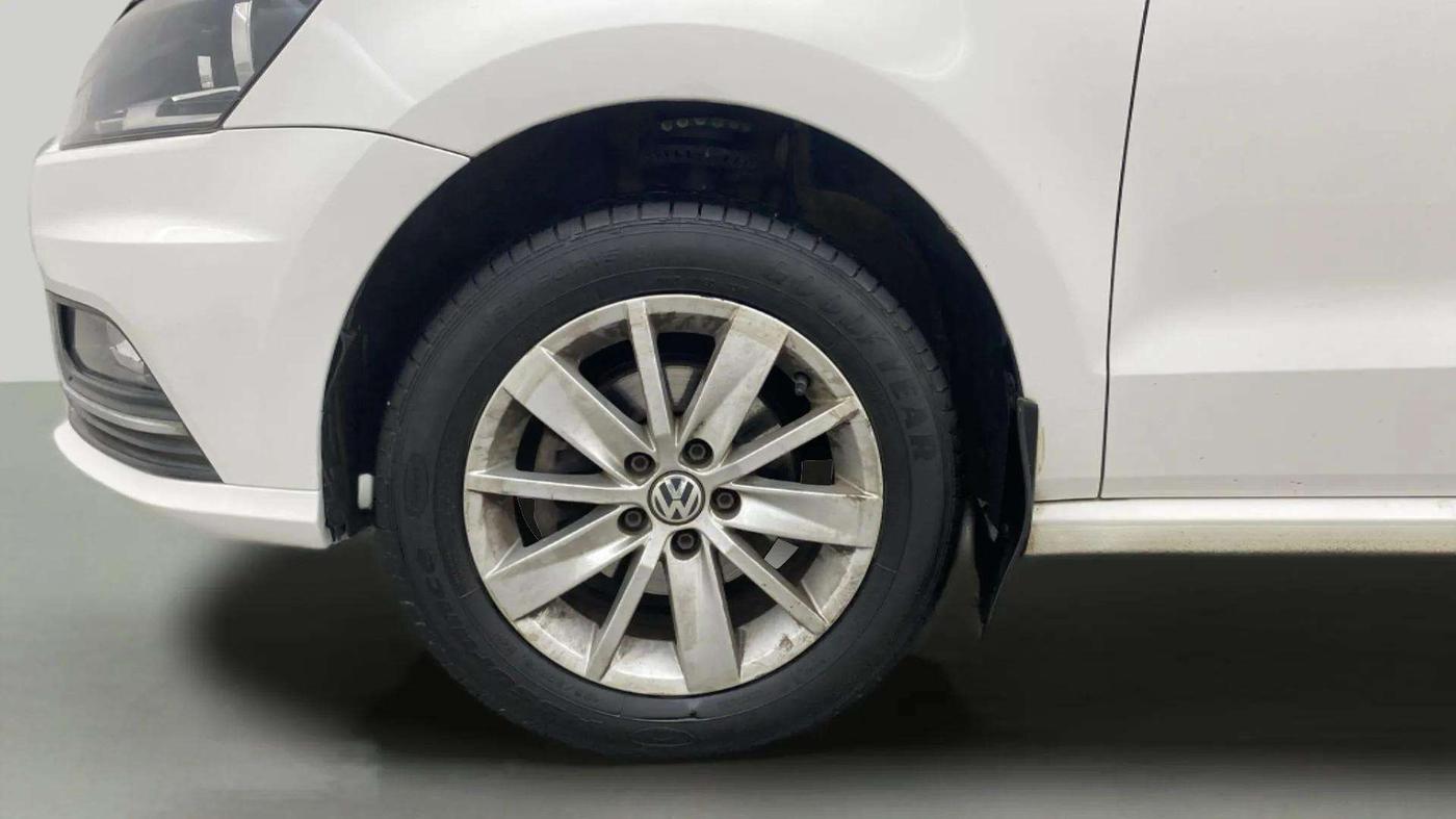 2016 Volkswagen Ameo HIGHLINE1.2L, Petrol, Manual, 66,909 km, Left Front Wheel