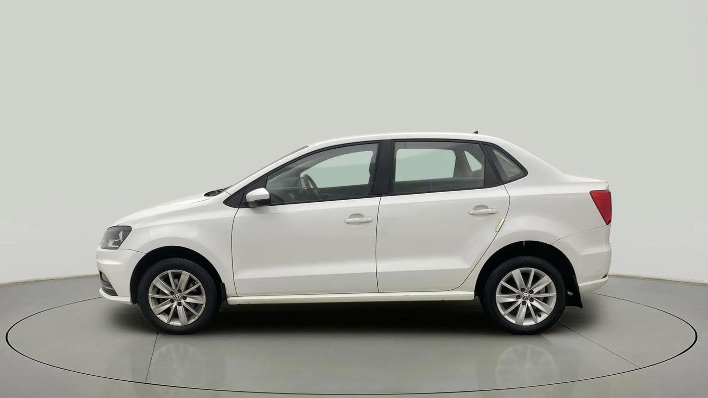 2016 Volkswagen Ameo HIGHLINE1.2L, Petrol, Manual, 66,909 km, Left Side