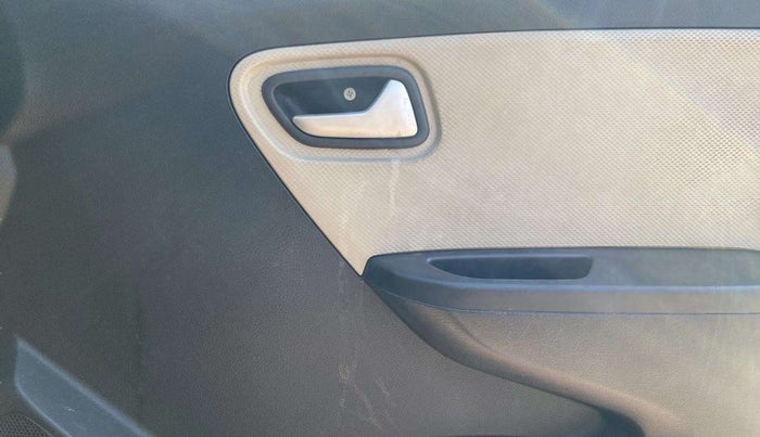 2022 Maruti Alto VXI, Petrol, Manual, 27,347 km, Driver Side Door Panels Control
