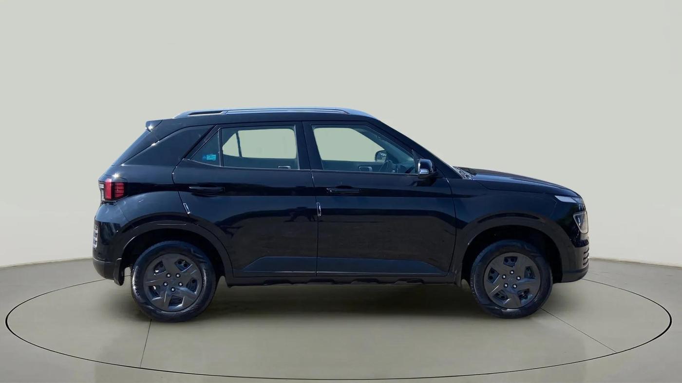 2024 Hyundai VENUE SX 1.2 PETROL, Petrol, Manual, 20,731 km, Right Side View