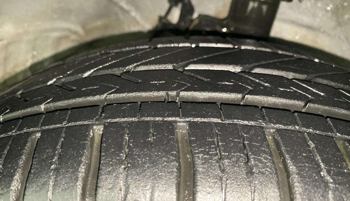 2018 Hyundai Grand i10 SPORTZ (O) AT 1.2 KAPPA VTVT, Petrol, Automatic, 6,422 km, Right Front Tyre Tread