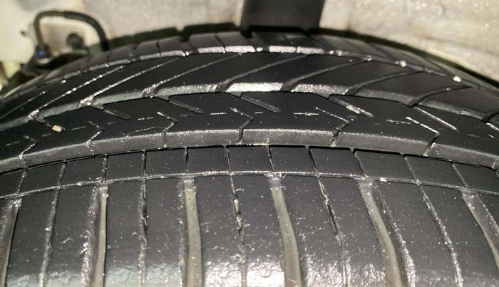 2018 Hyundai Grand i10 SPORTZ (O) AT 1.2 KAPPA VTVT, Petrol, Automatic, 6,422 km, Right Rear Tyre Tread