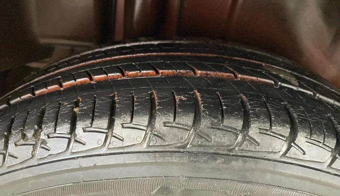 2016 Maruti Ciaz ZXI AT, Petrol, Automatic, 52,426 km, Right Rear Tyre Tread