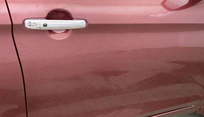 2016 Maruti Ciaz ZXI AT, Petrol, Automatic, 52,426 km, Driver-side door - Minor scratches