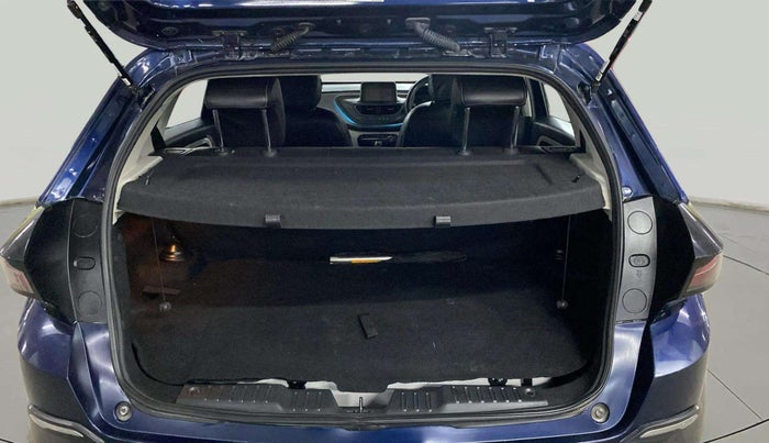 2023 Tata ALTROZ XZ CNG, CNG, Manual, 38,674 km, Boot Inside