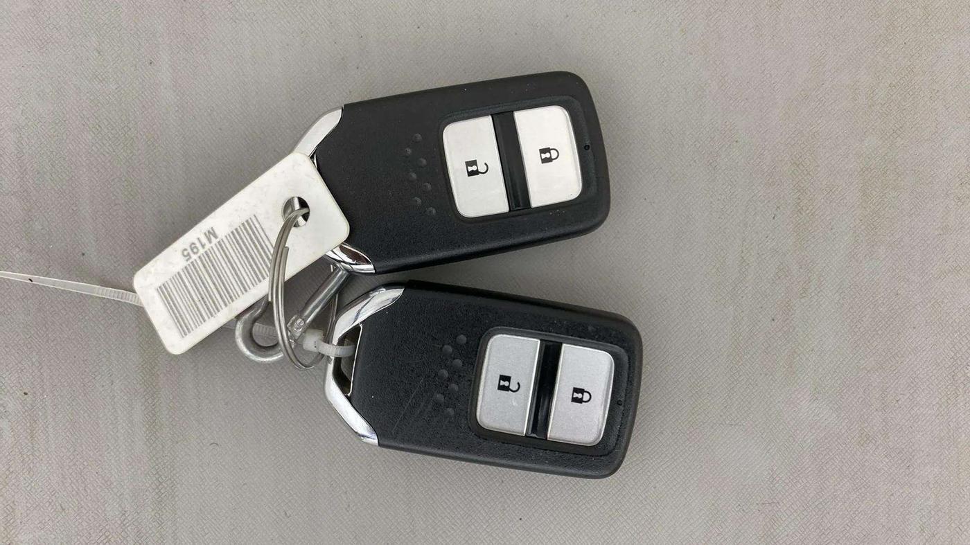 2023 Honda WR-V 1.2L I-VTEC VX MT, Petrol, Manual, 30,356 km, Key Close Up