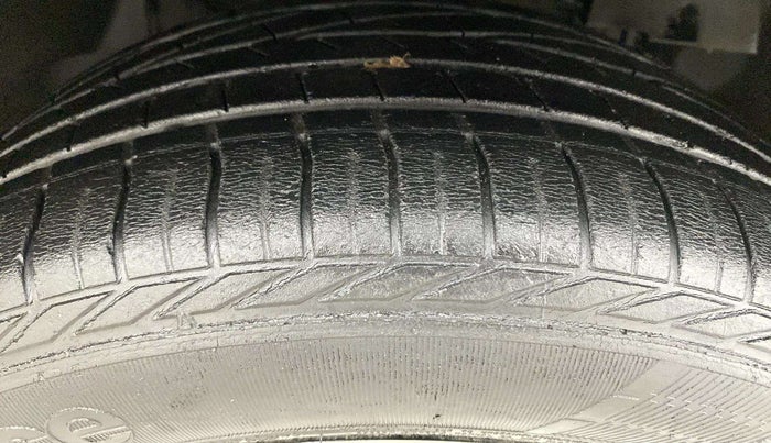 2018 Tata NEXON XZA PLUS DIESEL, Diesel, Automatic, 40,326 km, Right Front Tyre Tread