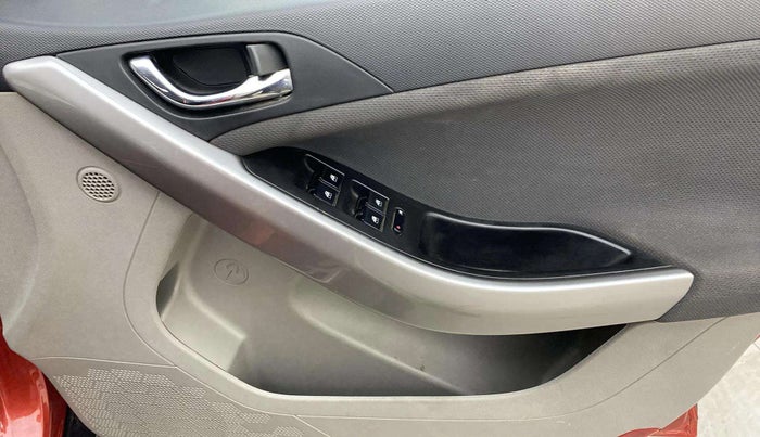 2018 Tata NEXON XZA PLUS DIESEL, Diesel, Automatic, 40,326 km, Driver Side Door Panels Control