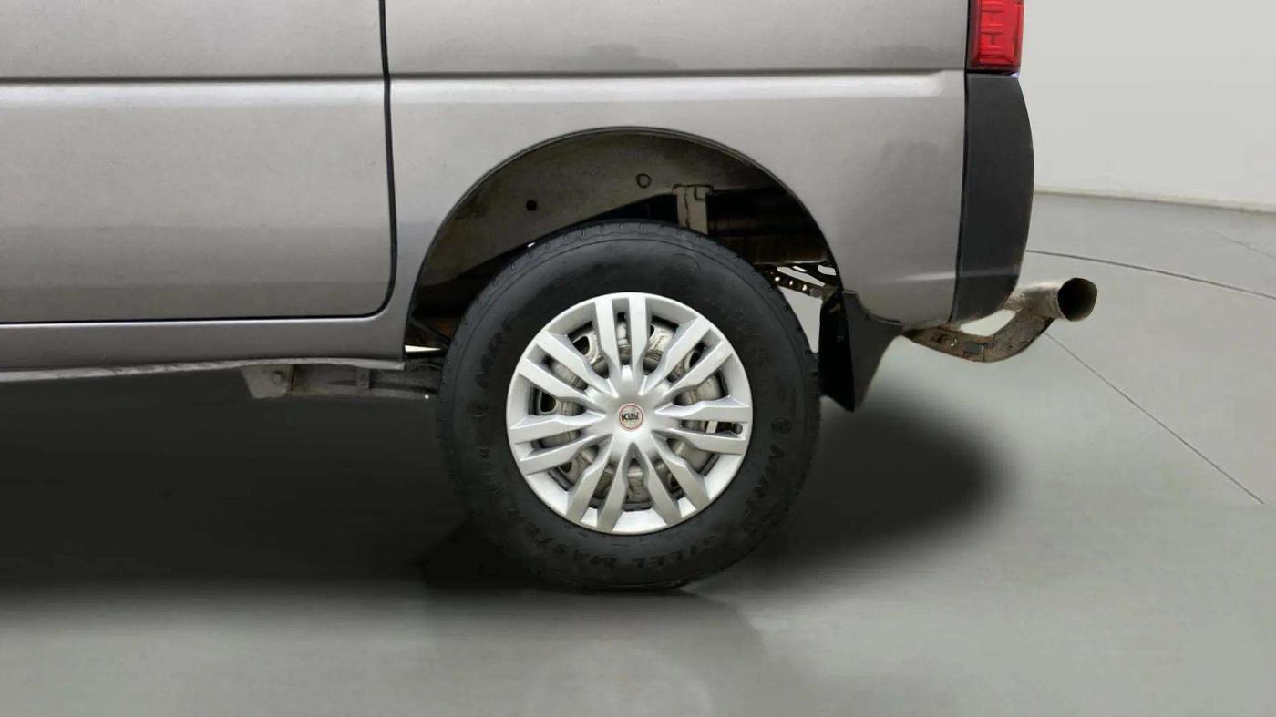 2021 Maruti Eeco 7 STR, Petrol, Manual, 75,337 km, Left Rear Wheel