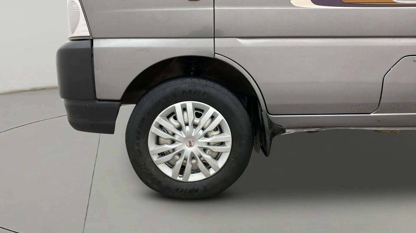 2021 Maruti Eeco 7 STR, Petrol, Manual, 75,337 km, Left Front Wheel