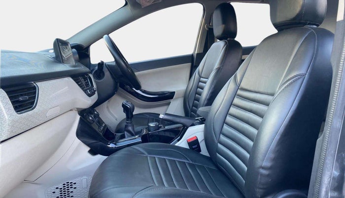 2020 Tata NEXON XZ PLUS SUNROOF PETROL DUAL TONE, Petrol, Manual, 61,059 km, Right Side Front Door Cabin