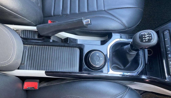 2020 Tata NEXON XZ PLUS SUNROOF PETROL DUAL TONE, Petrol, Manual, 61,059 km, Gear Lever