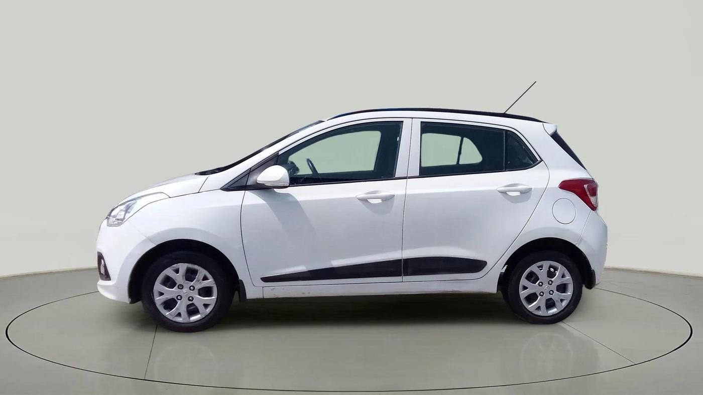 2015 Hyundai Grand i10 SPORTZ 1.2 KAPPA VTVT, Petrol, Manual, 38,005 km, Left Side