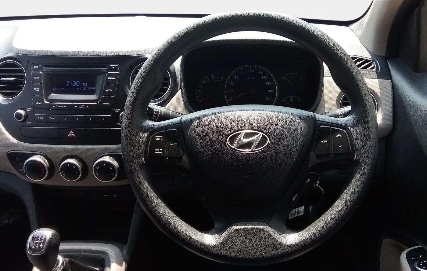 2015 Hyundai Grand i10 SPORTZ 1.2 KAPPA VTVT, Petrol, Manual, 38,005 km, Steering Wheel Close Up