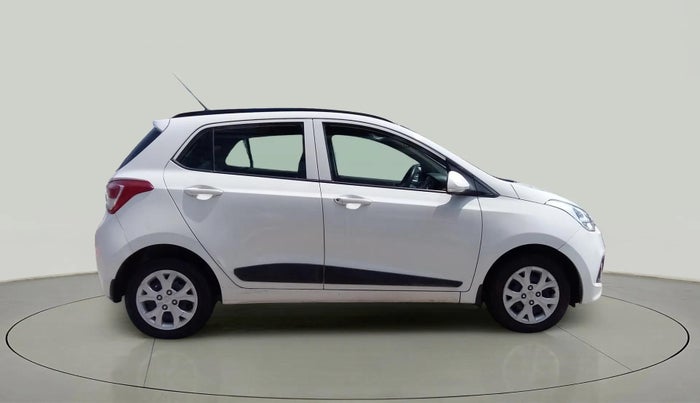 2015 Hyundai Grand i10 SPORTZ 1.2 KAPPA VTVT, Petrol, Manual, 38,005 km, Right Side View