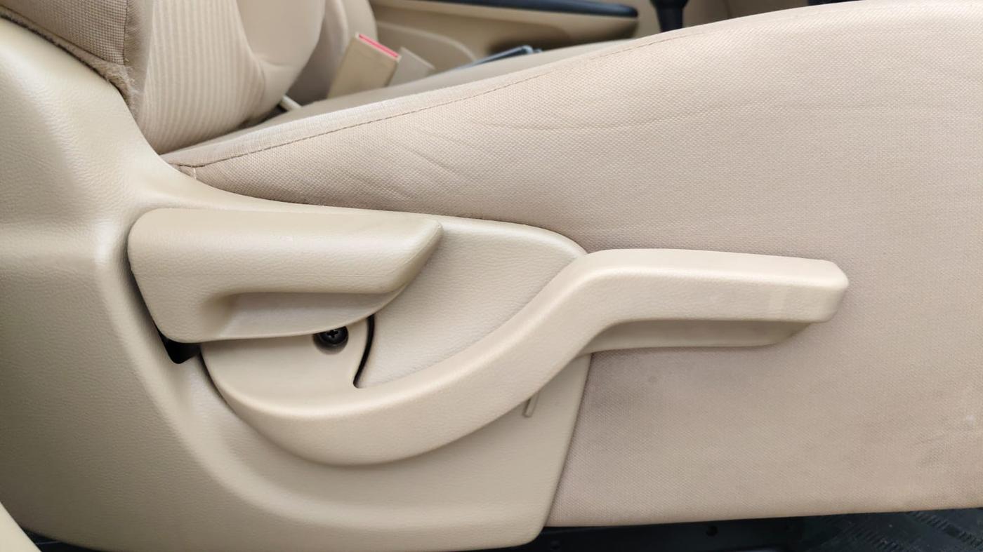 2014 Honda Mobilio 1.5L I-VTEC V, Petrol, Manual, 39,084 km, Driver Side Adjustment Panel