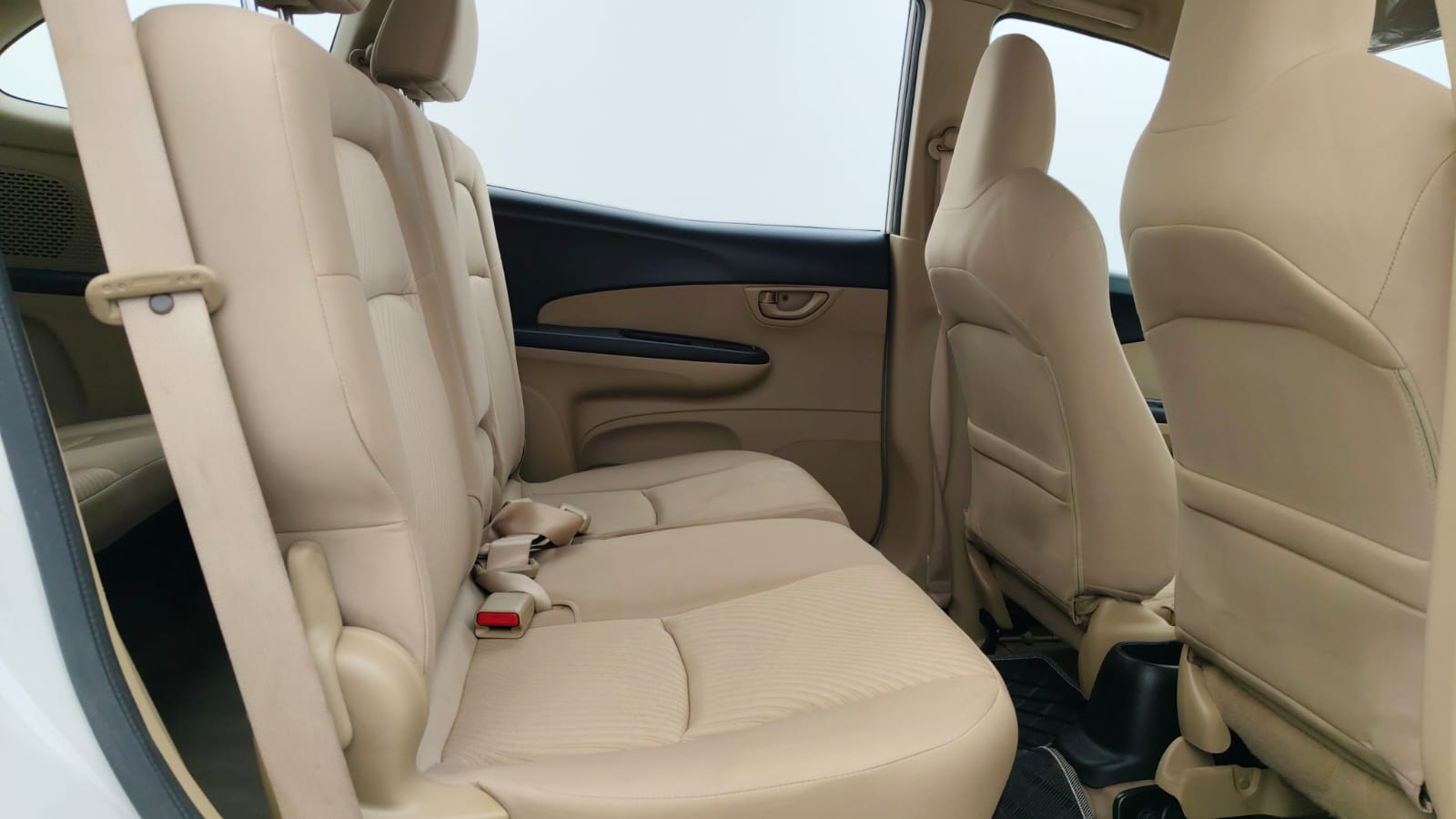 2014 Honda Mobilio 1.5L I-VTEC V, Petrol, Manual, 39,084 km, Right Side Rear Door Cabin