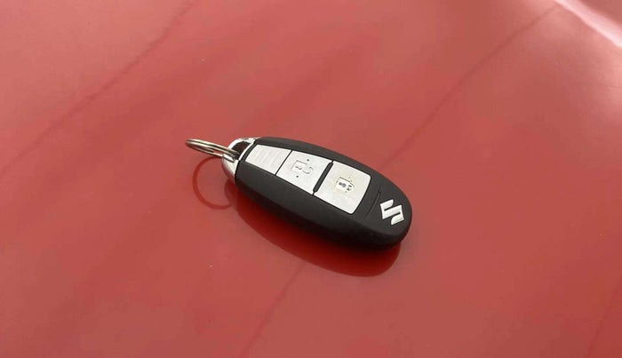 2016 Maruti Baleno ALPHA PETROL 1.2, Petrol, Manual, 48,996 km, Key Close Up