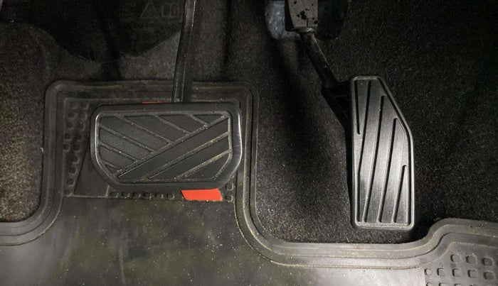 2022 Maruti Swift ZXI PLUS, Petrol, Manual, 60,225 km, Pedals