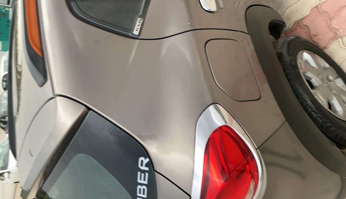 2018 Renault Kwid RXT 1.0 AMT (O), Petrol, Automatic, 29,994 km, Right quarter panel - Slightly dented
