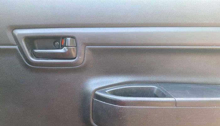 2020 Maruti S PRESSO VXI PLUS AMT, Petrol, Automatic, 35,066 km, Driver Side Door Panels Control